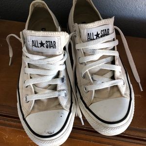 Converse Ivory color tennis shoes